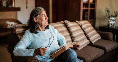 Early dementia symptom to spot when reading — not memory loss
