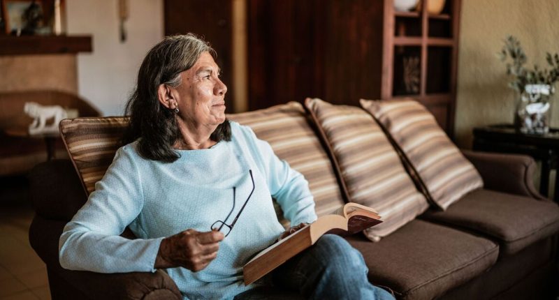 Early dementia symptom to spot when reading — not memory loss