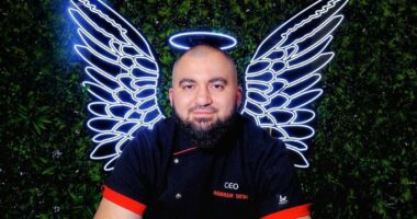 High profile boss of fast food chain whose restaurant was targeted in an arson attack steps down as CEO