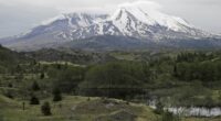 Hundreds of small earthquakes rattle Washington's Mount Rainier