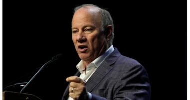 Independent Michigan gubernatorial candidate Mike Duggan raises $3.2M in 6 months