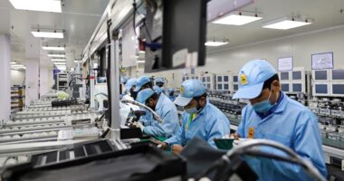 India-made smartphones surpass Chinese shipments to U.S.
