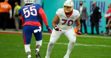 L.A. Chargers Do Right By Signing Star Left Tackle Rayshawn Slater