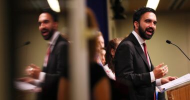 NYC mayoral candidate Mamdani, AOC meet in Washington