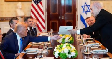 Netanyahu presents Trump with letter nominating him for Nobel Peace Prize