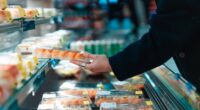 Neurosurgeon shares the 3 foods to avoid as they can 'shrink the brain'