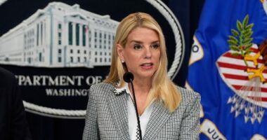 Trump Backs Bondi Amid Criticism Over Handling of Epstein Files