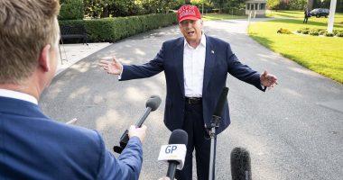 Trump's 'colossal mistake' blasted by united Obama and Bush