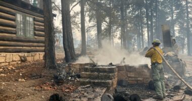 Wildfire destroys a historic Grand Canyon lodge and other structures