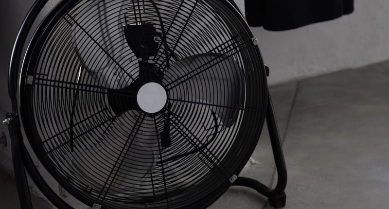 You’ve been using your fan wrong this whole time - here’s how to keep cool in the heat