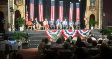 'A lot of people are scared': Fears and concerns fill Tampa town hall on immigration