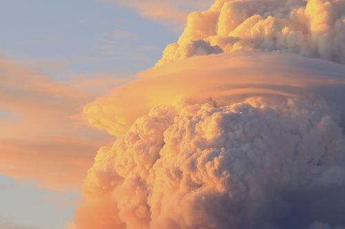 'Fire clouds' over US wildfires are creating their own erratic climate