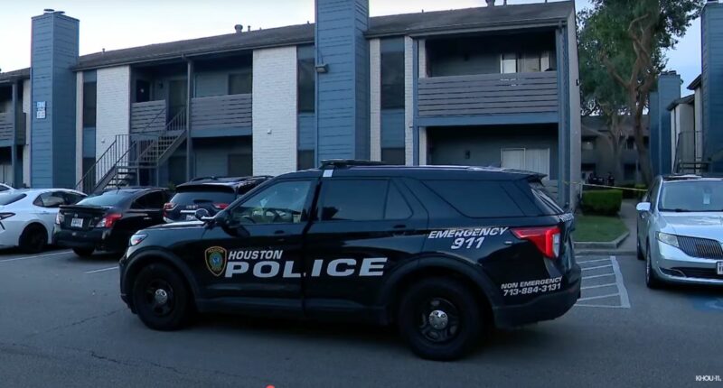 3 'hungry' kids lead police to parents' bodies: Cops