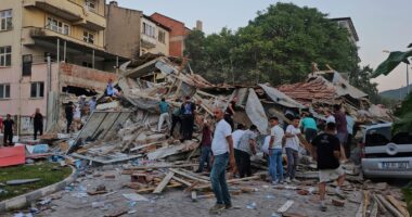 6.1 earthquake hits Turkey's Balikesir province, killing 1 and collapsing buildings