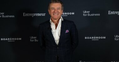 8 Powerful Lessons from Robert Herjavec at Entrepreneur Level Up That Every Founder Needs to Hear