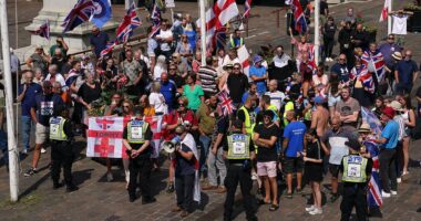 Anti-migrant protesters face counter-demonstrators in Portsmouth
