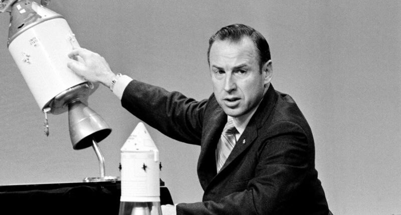Apollo 13 moon mission leader James Lovell dies at 97