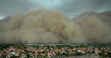 Arizona haboob: Towering wall of dust rolls through metro Phoenix, leaving thousands without power