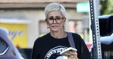 Baywatch star looks frail in post-mastectomy outing amid cancer fight