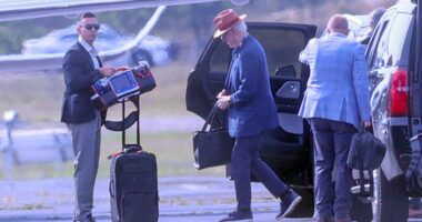 Bill Clinton seen leaving airport with defibrillator, sparking health fears