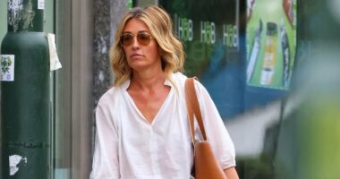 Cat Deeley removes her wedding ring following Patrick Kielty split