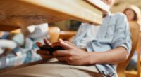 Central Illinois schools introducing 'phone-free' environment