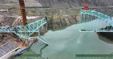 Chinese bridge collapse kills at least 12 construction workers