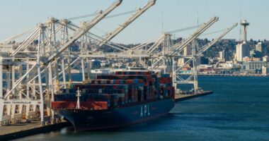 Coast Guard: Captain arrested for intoxication, Port of Seattle