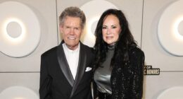 Country star's wife defied doctors orders to 'pull the plug'