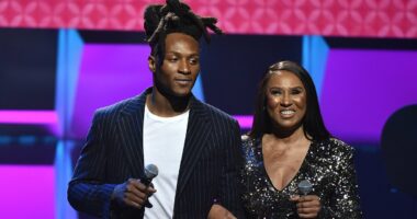 Deandre Hopkins' mom recalls horrific attack that left her blind