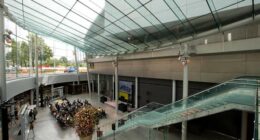 Director warns that the Van Gogh Museum may close if the Dutch government doesn't help fund repairs