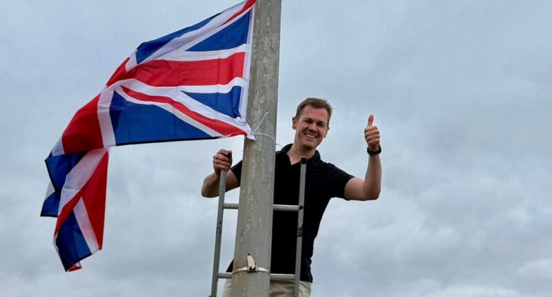England flag displays powerful symbol in immigration fight as Trump-style populism sweeps through UK