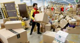 European Postal Services Suspend Shipment to US over Tariffs