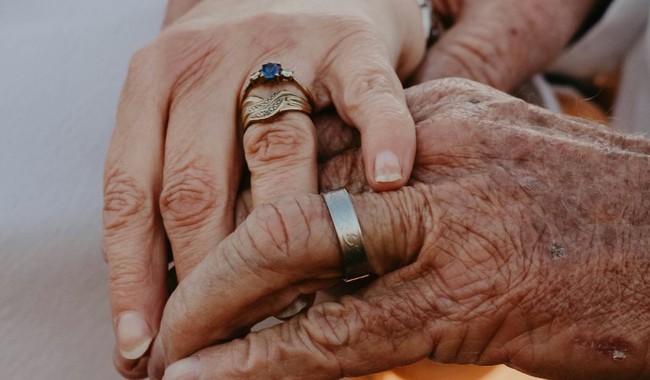 Feel-Good Friday: Navy Veterans Who Married on V-J Day Celebrate 80th Anniversary in 2025