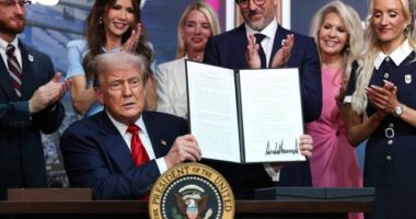 For the first time, Trump hints at the next leader of MAGA