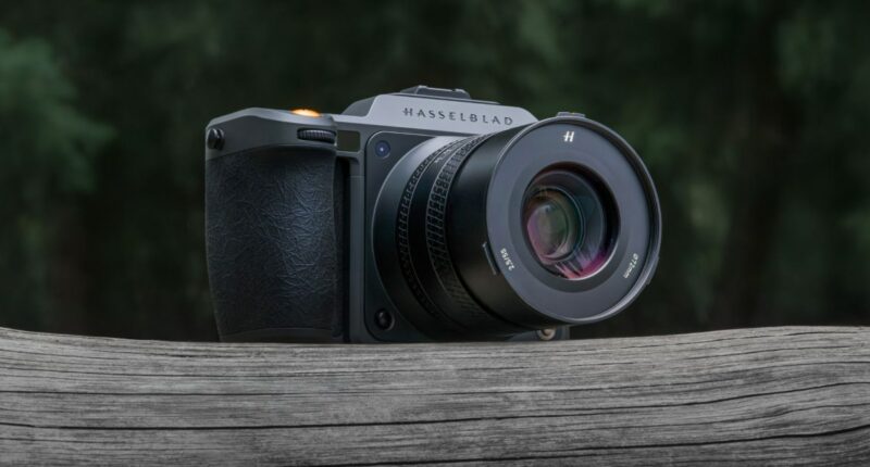 Hasselblad’s new medium format flagship comes with end-to-end HDR