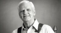 Hero who inspired Cracker Barrel's cherished logo axed from emblem