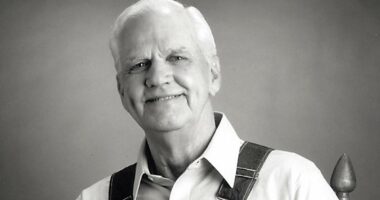 Hero who inspired Cracker Barrel's cherished logo axed from emblem