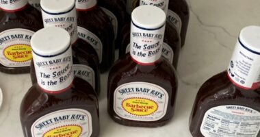 How to protect yourself from international scam that inundated South Loop, Chicago restaurant owner with boxes of BBQ sauce