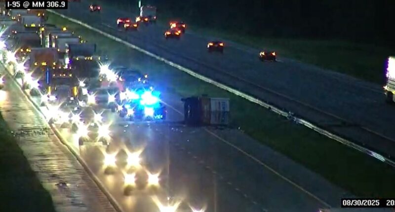 I-95 southbound crash in St. Johns County leaves Jacksonville man injured