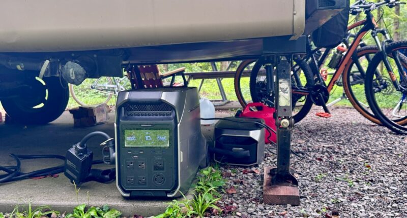 I went camping in a heat dome, and these five gadgets saved my vacation