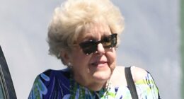 Iconic sitcom star who voiced beloved cartoon character on rare outing