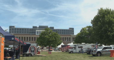 Illini fans aim high on expectations for 2025 season