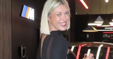 Influencer nearly 'decapitated' in freak wardrobe accident