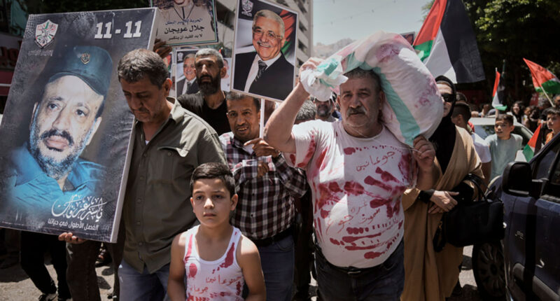 Israeli minister prays at flashpoint holy site as officials report 27 aid-seekers killed in Gaza