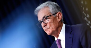 Jerome Powell signals potential rate cut in speech highlighting precarious job market