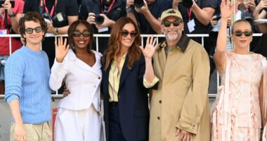 Julia Roberts, Chloe Sevigny and Andrew Garfield reunite in Venice