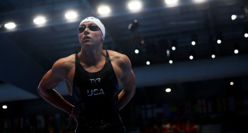 Katie Ledecky wins seventh consecutive world title in 800 freestyle