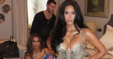 Khloe Kardashian accidentally reveals naughty habit in throwback photo