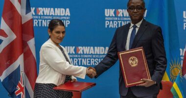 Labour MPs back a Rwanda-style migration scheme